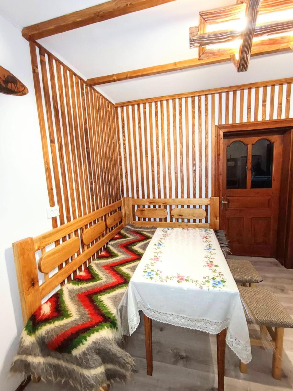 Будиночок Для Щастя Yaremche Luaran gambar
